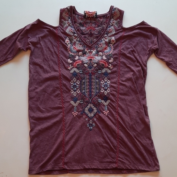 Johnny Was cold shoulder embroidered v neck top - Picture 6 of 9